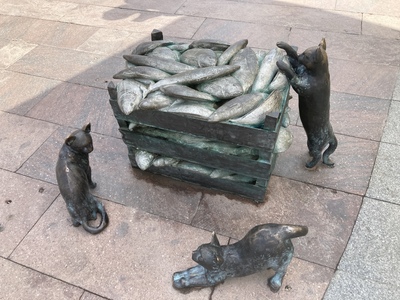 kusadasi cat sculpture